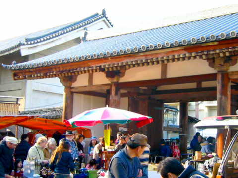 北大門 内(南)側